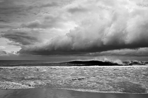 Wind and Waves from a weakened Hurricane Charley hit the South Carolina Coast.